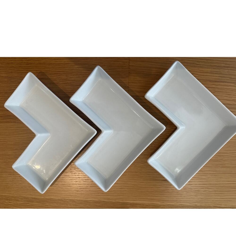 CB2  6"  Set of 3 L Shaped Server Plates 157-344 Excellent